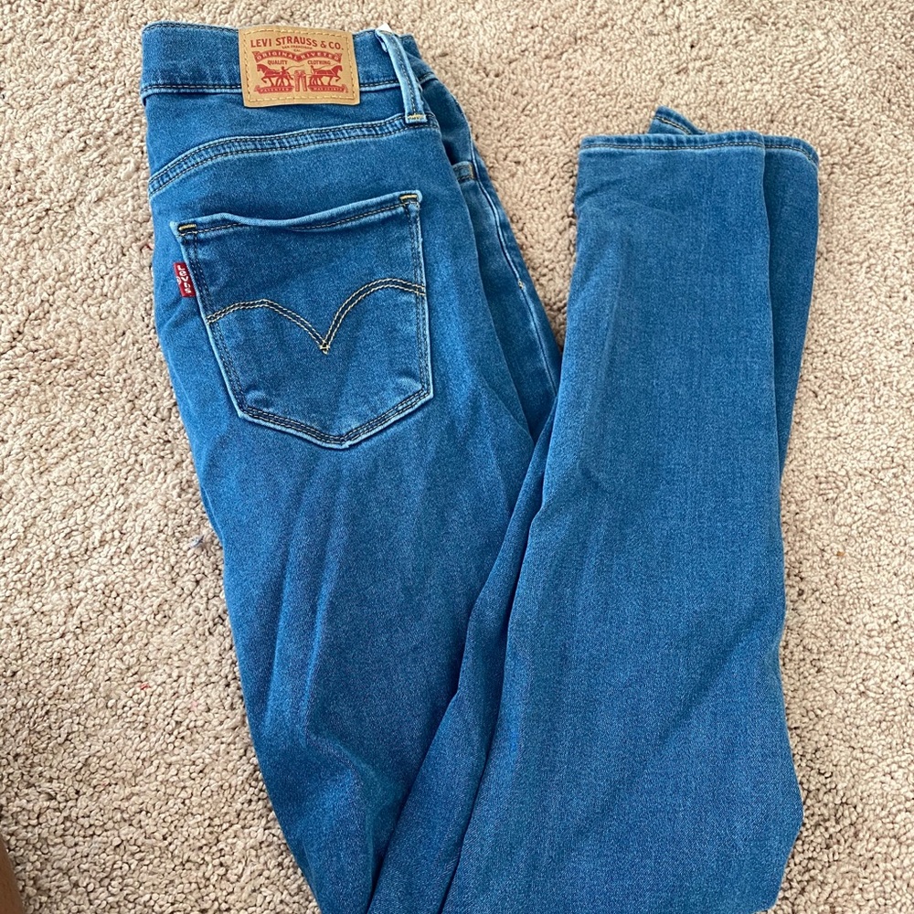 Womens Levi’s 720 HIGH RISE SUPER SKINNY